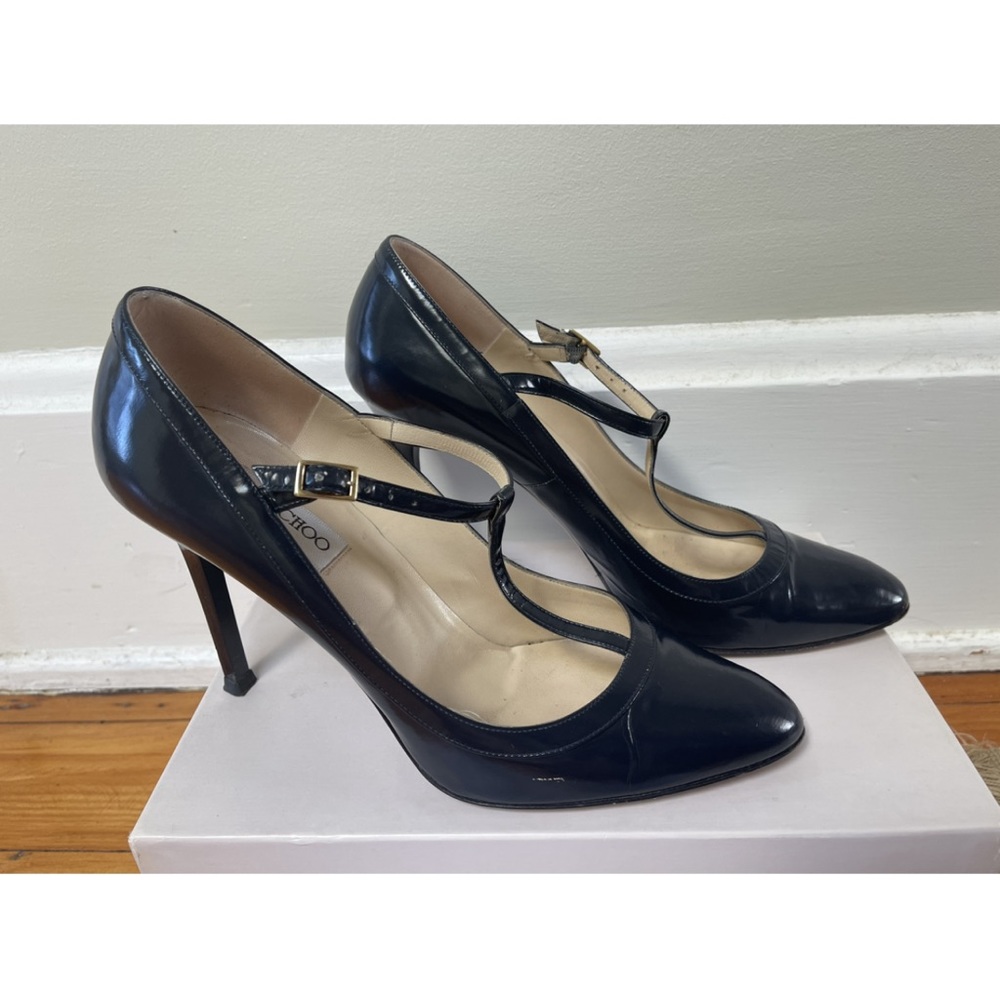 Jimmy Choo GATHER glossy leather t-strap in navy.